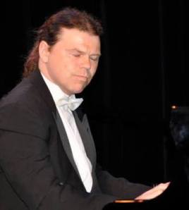 600965_10151407590596227_51581441_n