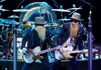 zz-top-performing-live-12